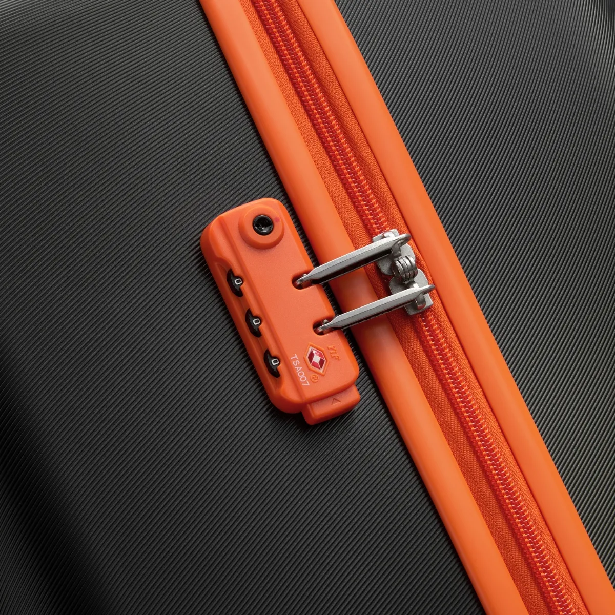 UNITED COLORS OF BENETTON FABRICA 82CM TROLLEY CASE - Image 6